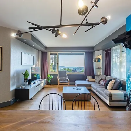 Elegant Flat With Fascinating Bosphorus View In Besiktas Daire İstanbul