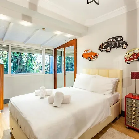 Elegant Flat With Fascinating Bosphorus View In Besiktas Daire