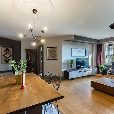 Elegant Flat With Fascinating Bosphorus View In Besiktas * İstanbul